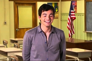 Pretty Little Liars - Ian Harding vs. Lucy Hale HQ