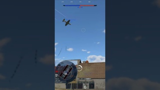Спасаюсь от бомб на КВ-220 #warthunder #shorts