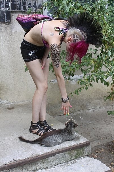 Nuttiges Punk-Girl Wird Knallhart Gevögelt Nuttiges Punk-Girl Wird Knallhart Gevögelt