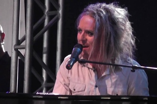 Tim Minchin - Rock n Roll Nerd (Sonisphere UK, 2010 HD)