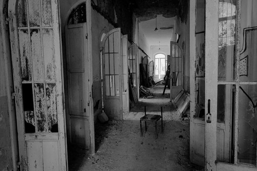 Психиатрическая больница в парме, италия. Старая заброшенная психушка. Кейн хилл психиатрическая больница. Психиатрическая больница в москве заброшка. Скачай психиатрическую больницу заброшенную.