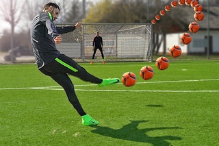 ULTIMATE FREE KICK CHALLENGE vs BUNDESLIGA PRO KEEPER & STRIKER