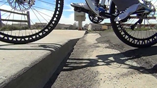 ERW britek AIRLESS  Bicycle High Frequency Wheels in Slow Motion