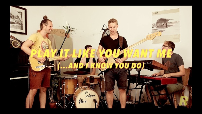 Play it like you want me i know you do), , Radius ( Living Room