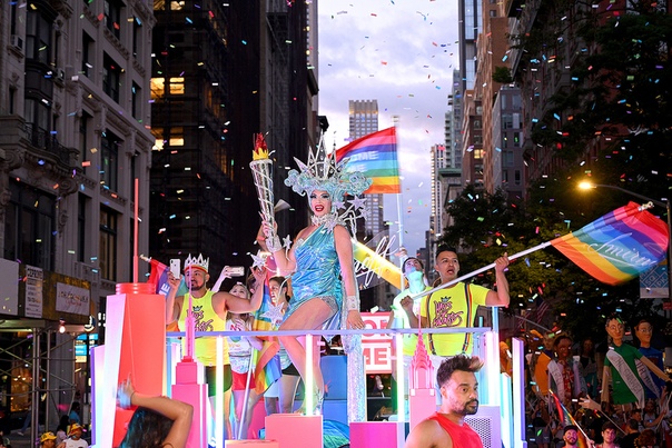 Gay pride parade route nyc 2008