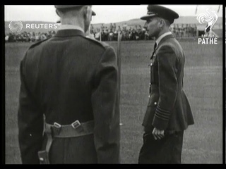 Field Marshal Jan Christiaan Smuts presents wings to new pilots (1941)