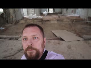 Снимают старые советские полы, для реставрации. Воскресенье, 2 июня 2024 г.