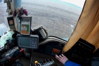 John Deere 8420 пахота, пробило колесо,пашем в дождь. Брутальный звук выхлопа(SJ5000)