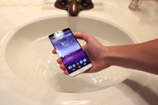 LG G3 Water Test - Is it Water Resistant?