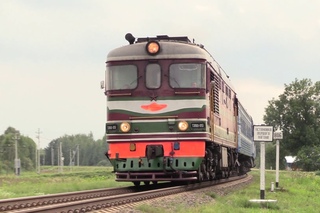 [БЧ] Тепловоз ТЭП60-0151 на о.п. Поречаны / [BCh] TEP60-0151 passing Parechany stop